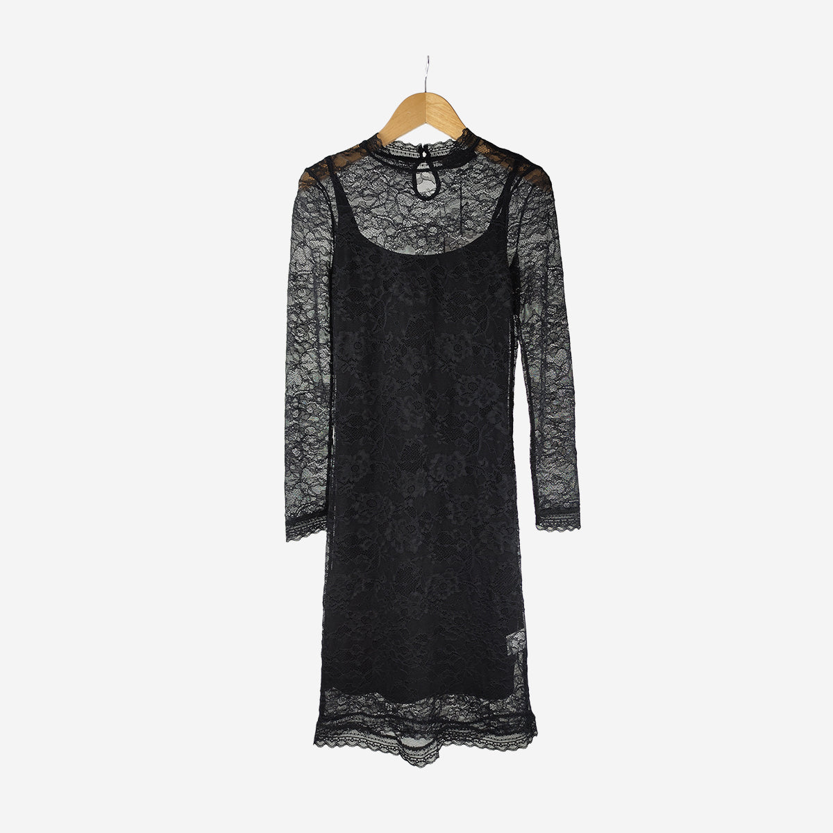 LACE DRESS IS