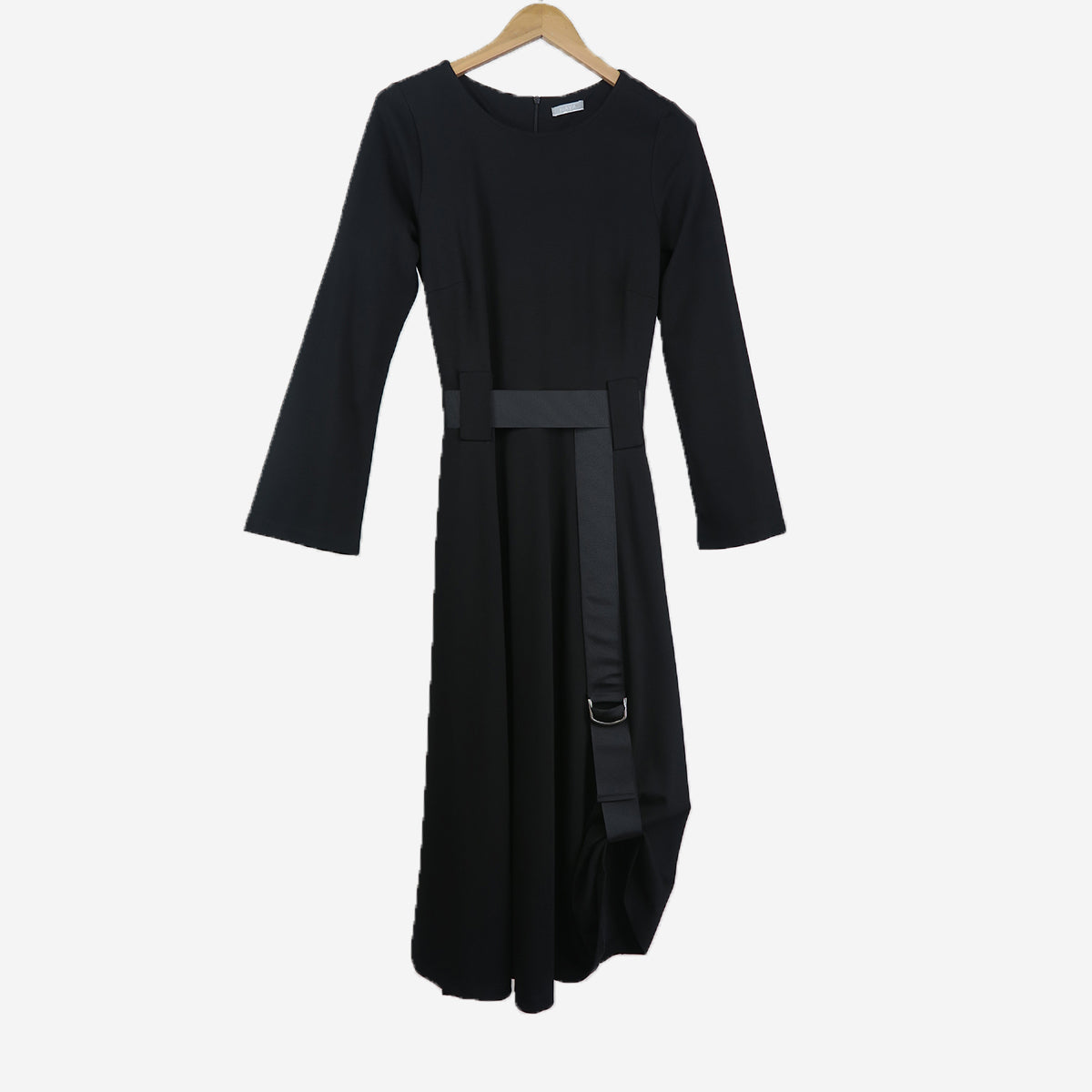 DRESS WITH D TRIM RING