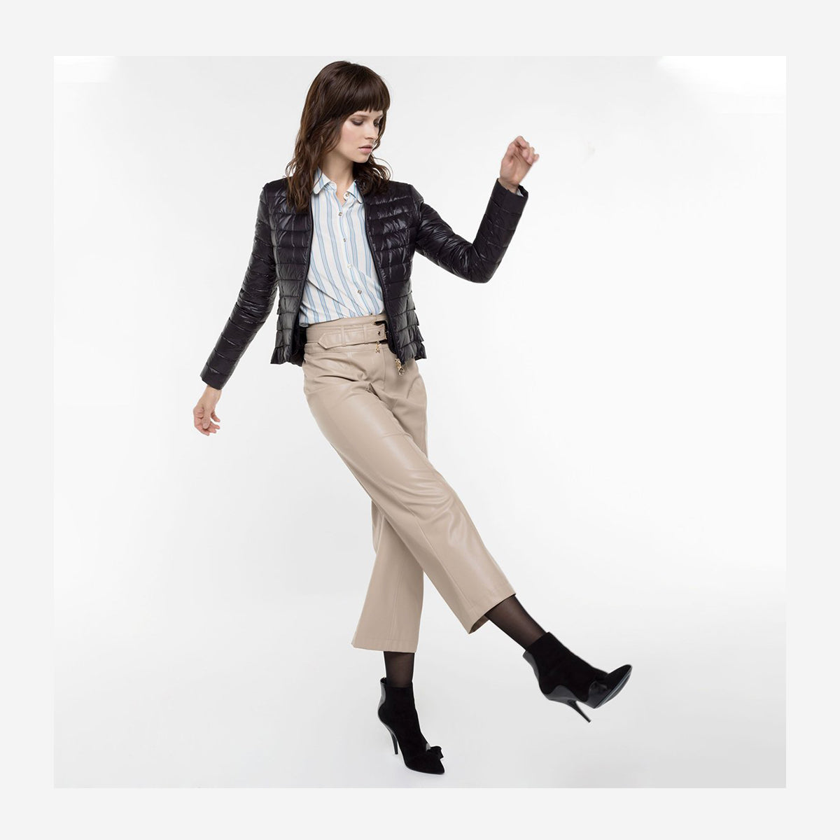 ULTRA LIGHT DOWN JACKET WITH FRILL