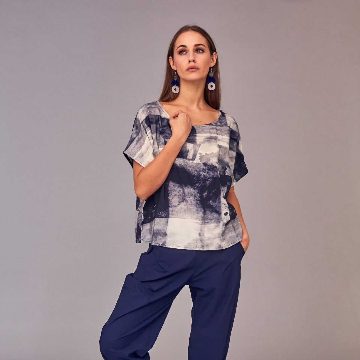 GRAPHIC PRINT LINEN MIX TOP