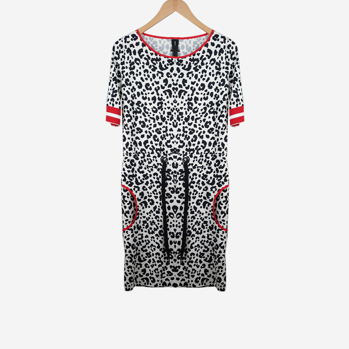 SHORT SLEEVED DRESS