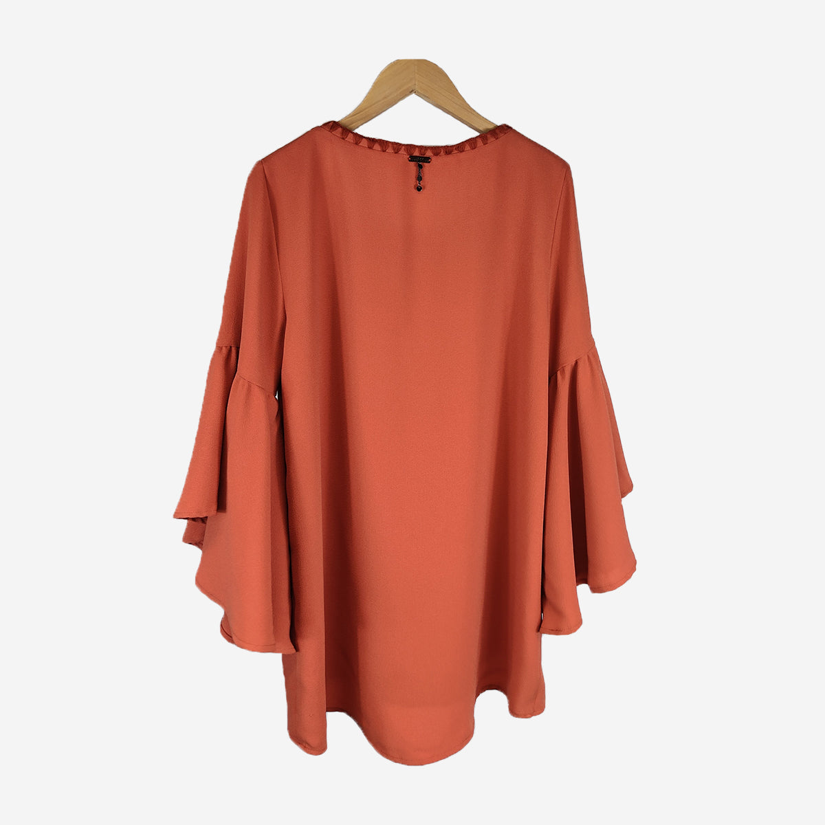 FLUTED SLEEVE BLOUSE