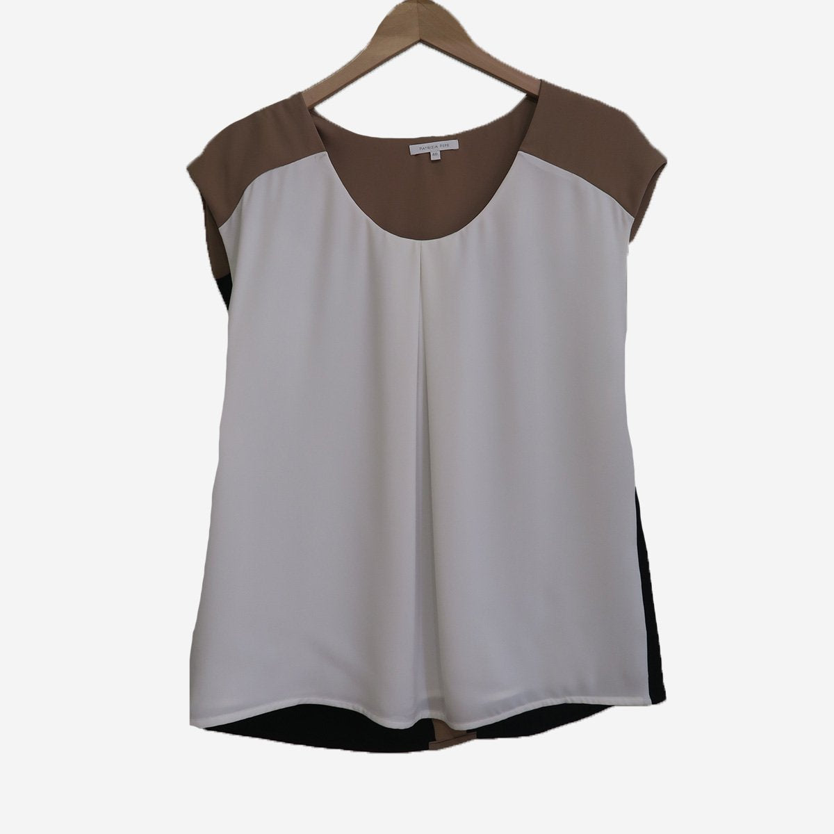 WHITE COLOUR BLOCK TOP