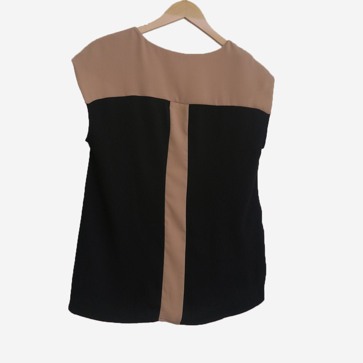 WHITE COLOUR BLOCK TOP