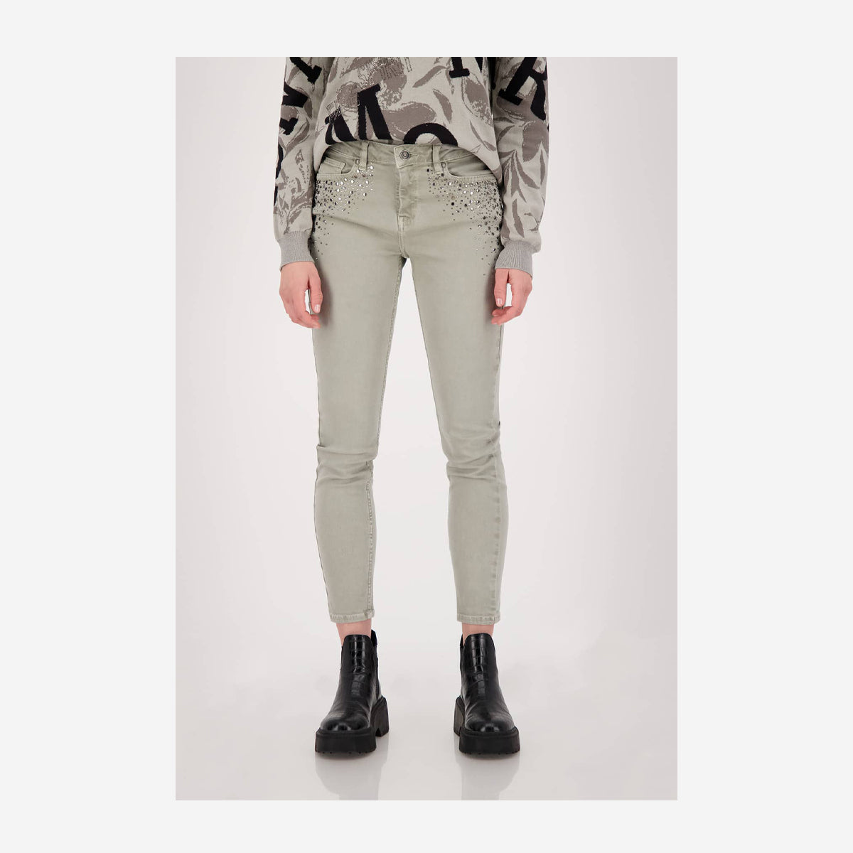 NARROW 5 POCKET JEANS WITH RIVETS AND RHINESTONES