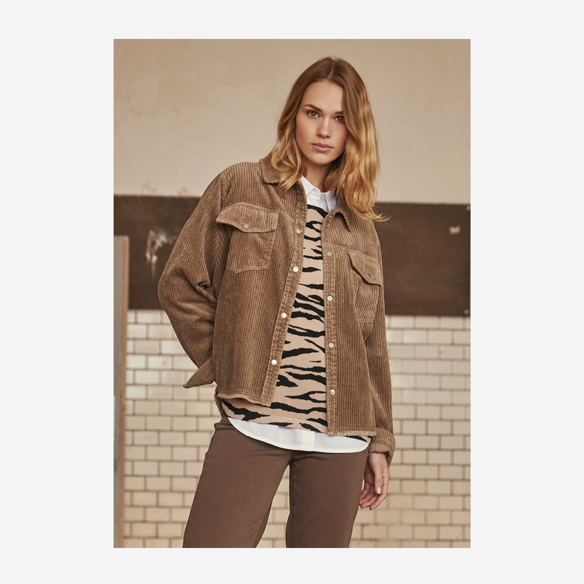 MOMO CORDROY SHIRT