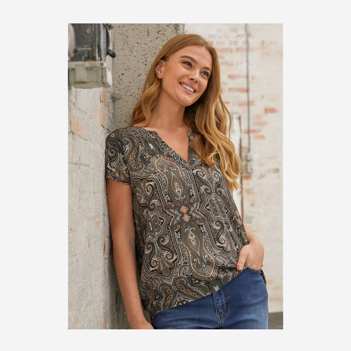 ANNICA V-NECK BLOUSE