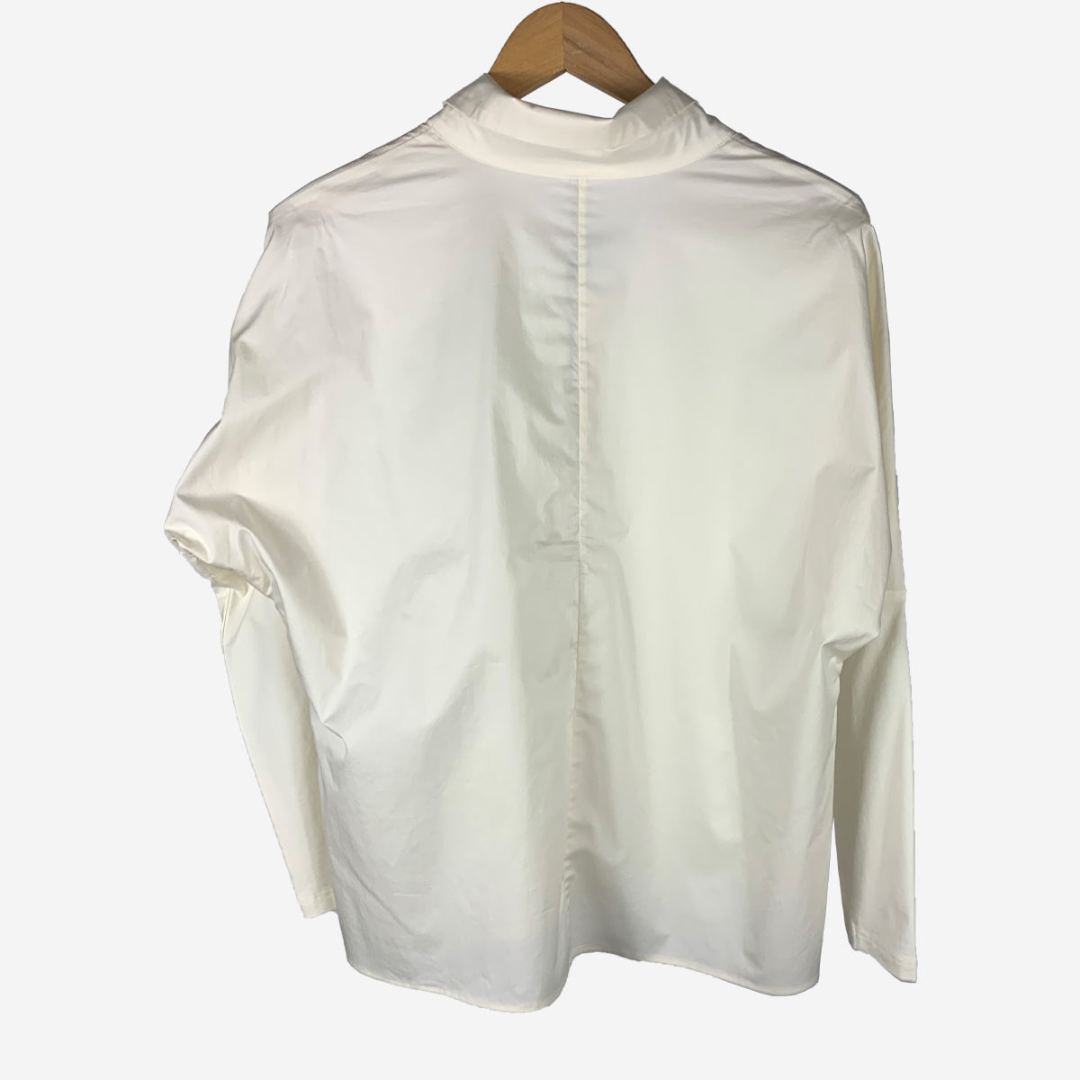 WHITE BUTTON UP SHIRT