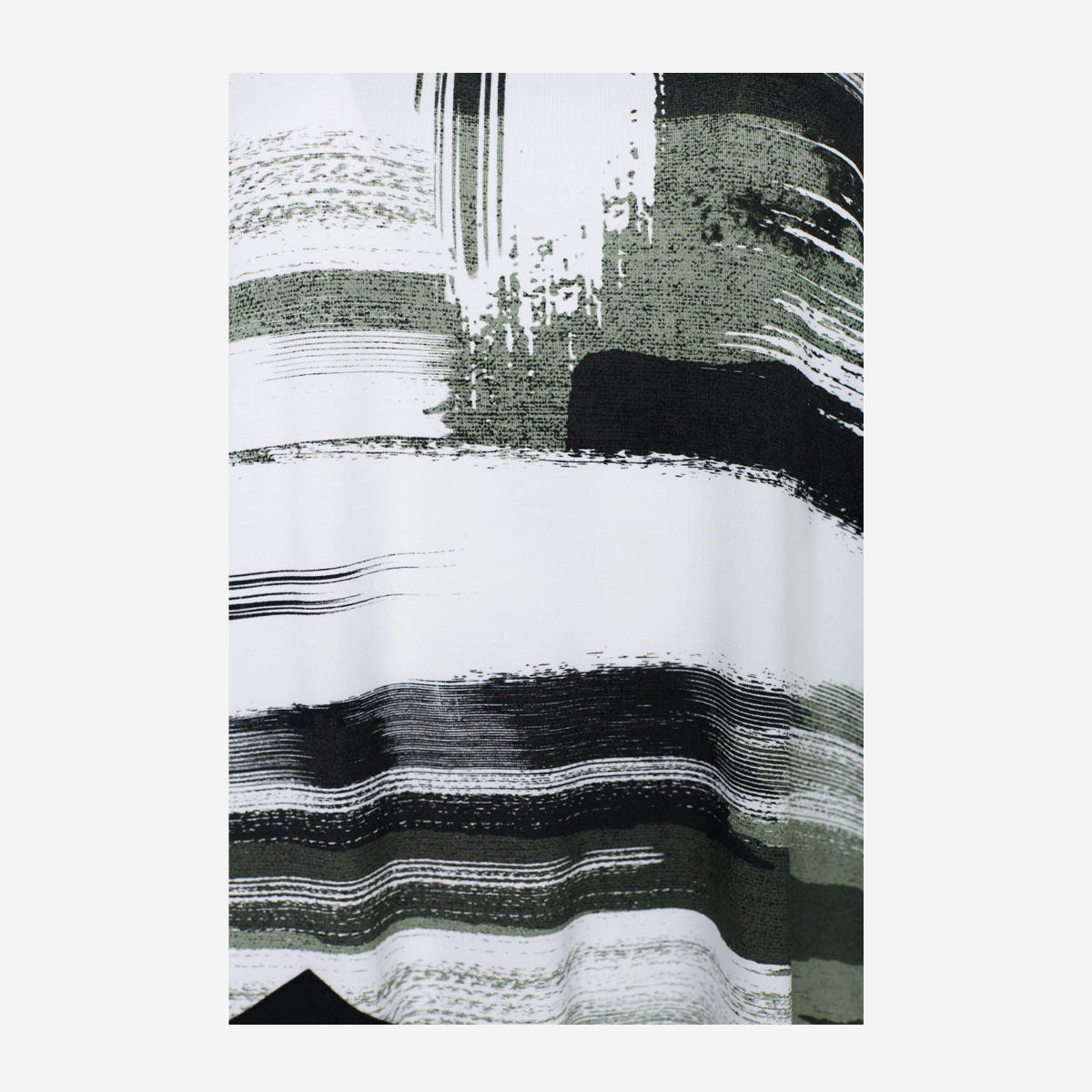PRINT TOP WITH HEM DETAIL