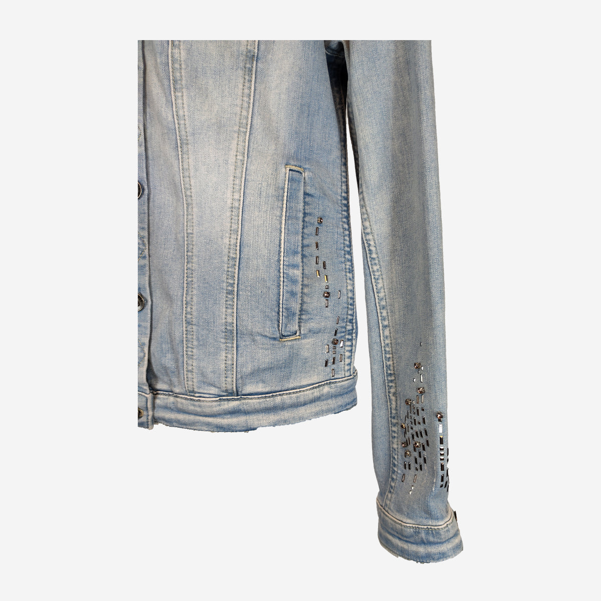 JEANS JACKET WITH GEMSTONES IN LIGHT BLUE