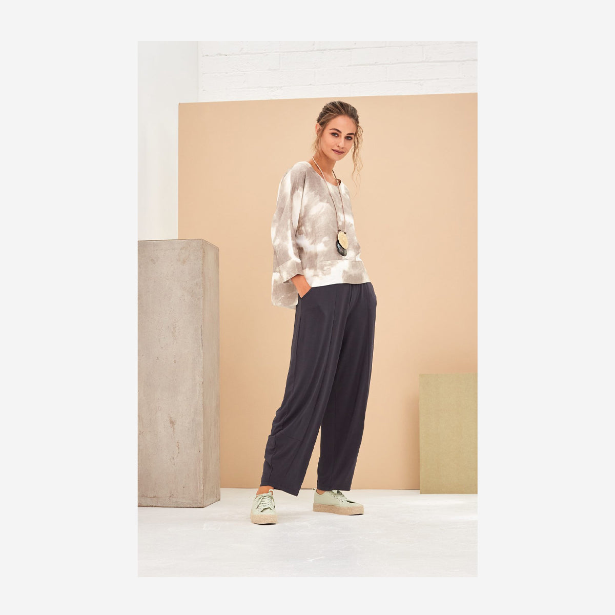 BLURRED PRINT TOP