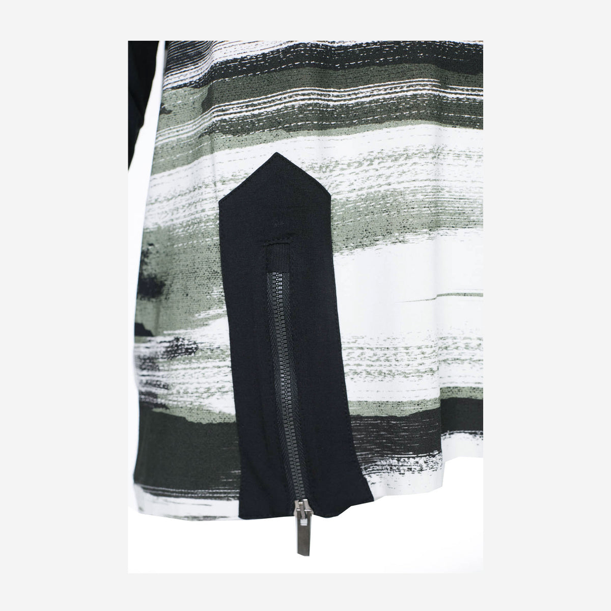 PRINT TOP WITH HEM DETAIL
