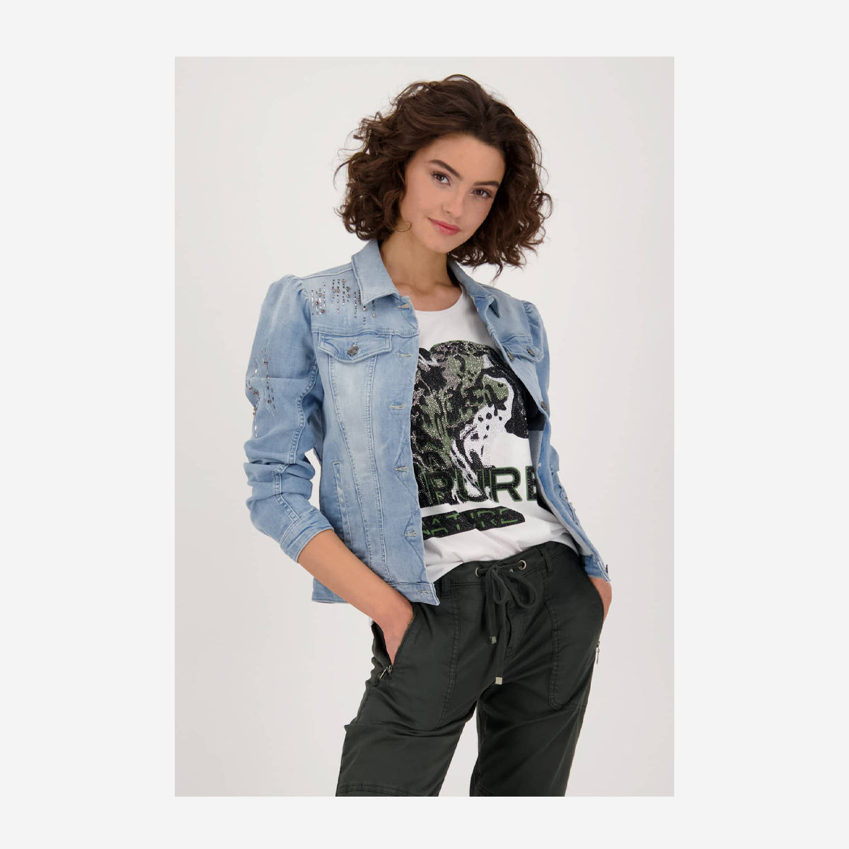 JEANS JACKET WITH GEMSTONES IN LIGHT BLUE