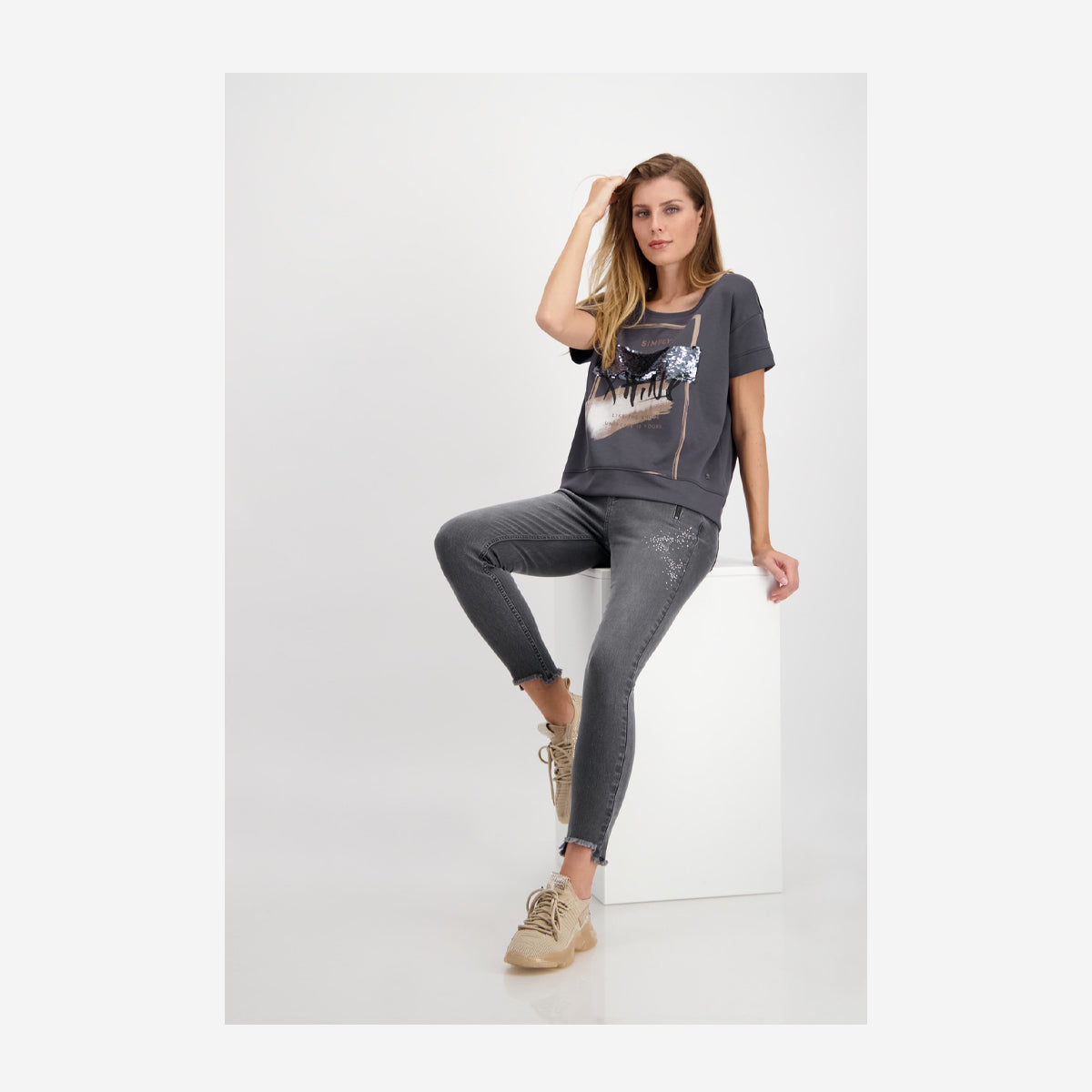 NARROW 5 POCKET JEANS WITH FRINGES AND DETAILS - GREY