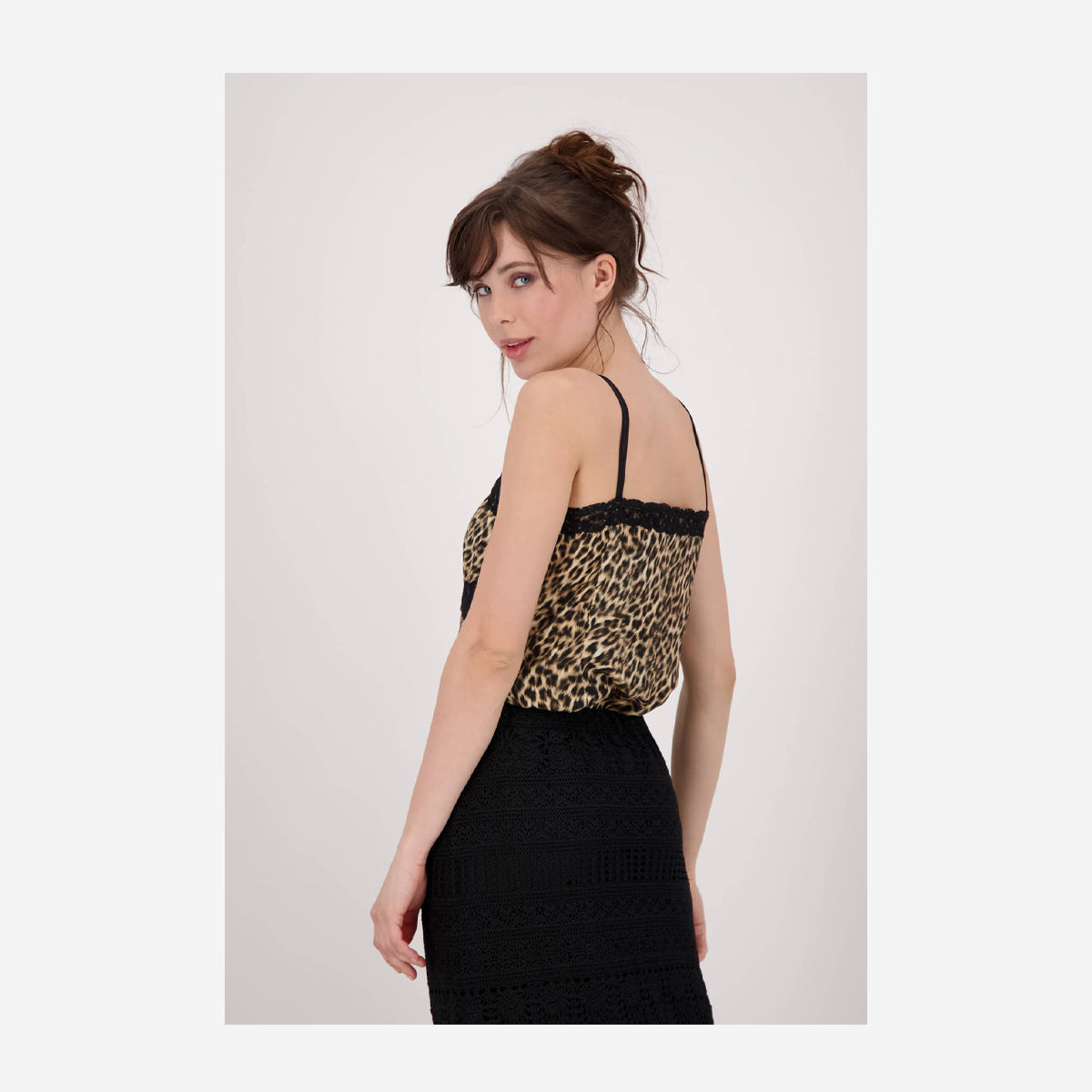 TOP IN LEOPARD DESIGN WITH LACE