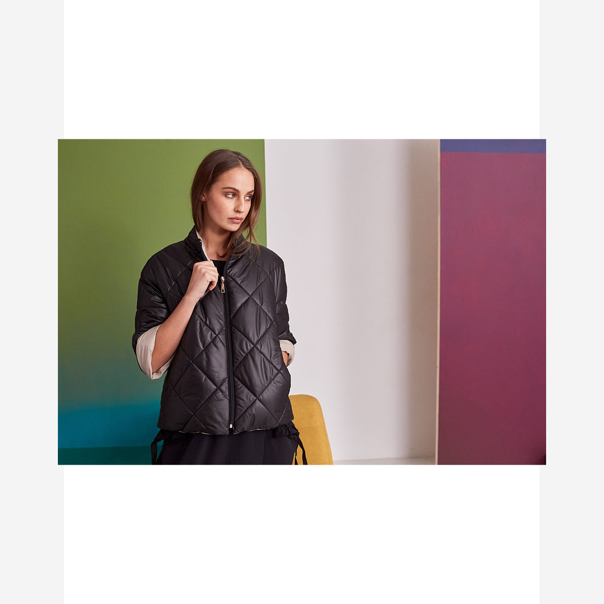 SHORT PADDED JACKET/WITH CONTRAST LINING