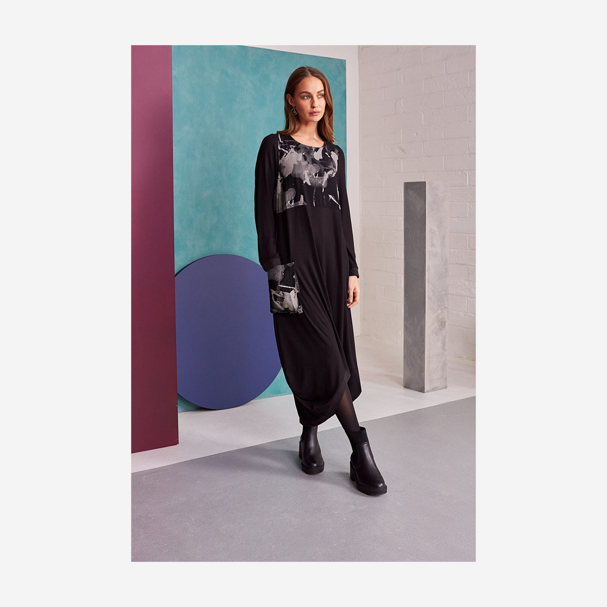 DRESS WITH PRINT TOP PANEL AND POCKETS