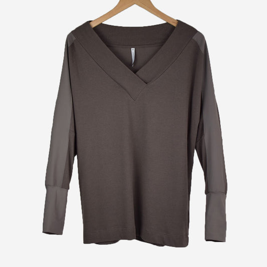 V-NECK PULLOVER