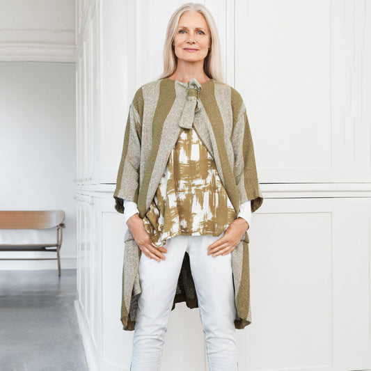 JANETTE A-SHAPE 3/4 SLEEVE JACKET