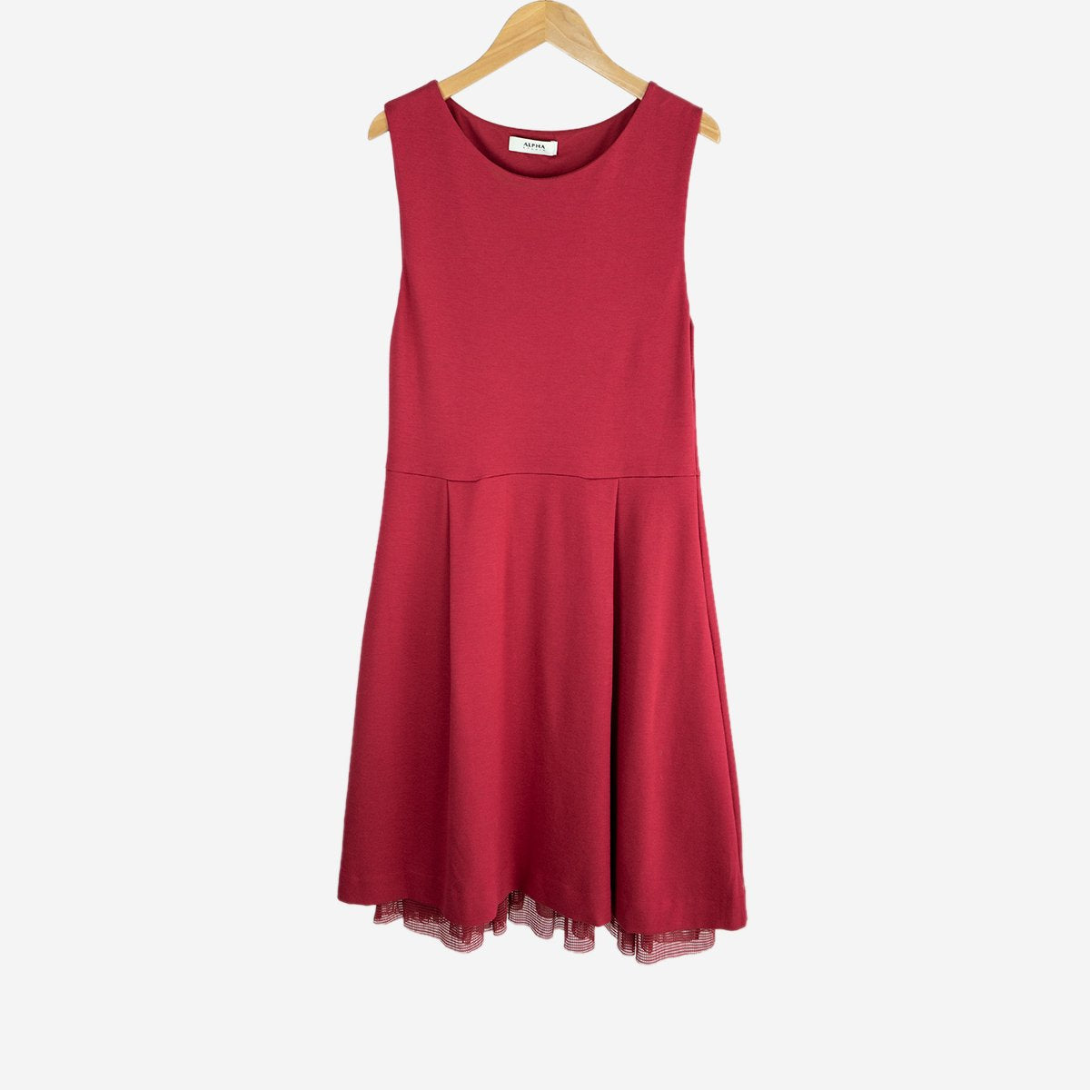 SLEEVELESS SHIFT DRESS