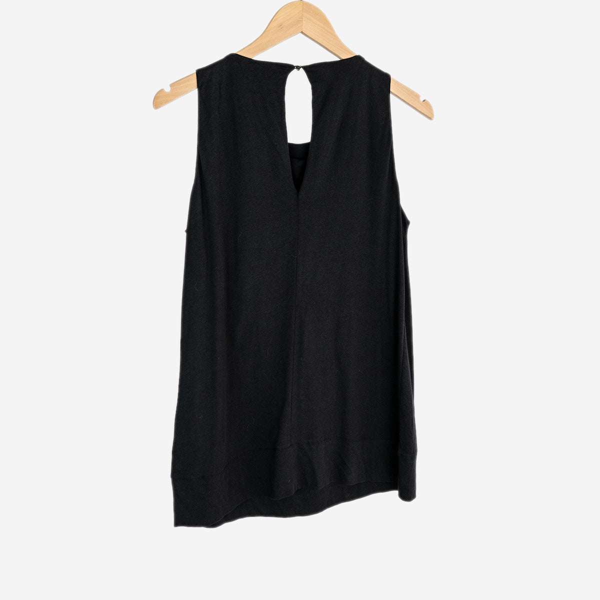 SLEEVELESS UNIQUE TOP