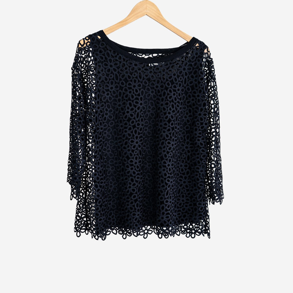 DETAILED LACE TOP