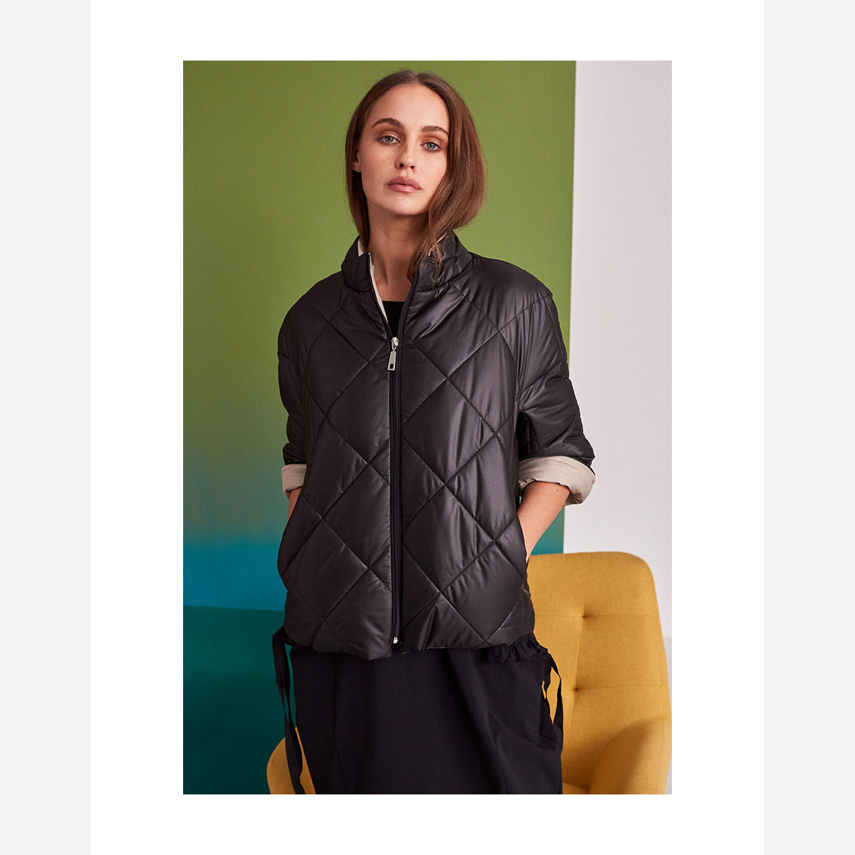 SHORT PADDED JACKET/WITH CONTRAST LINING